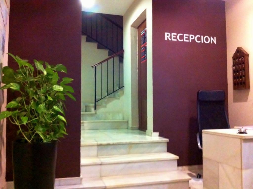 ホテルホスタル カルロス I La Línea de la Concepción エクステリア 写真
